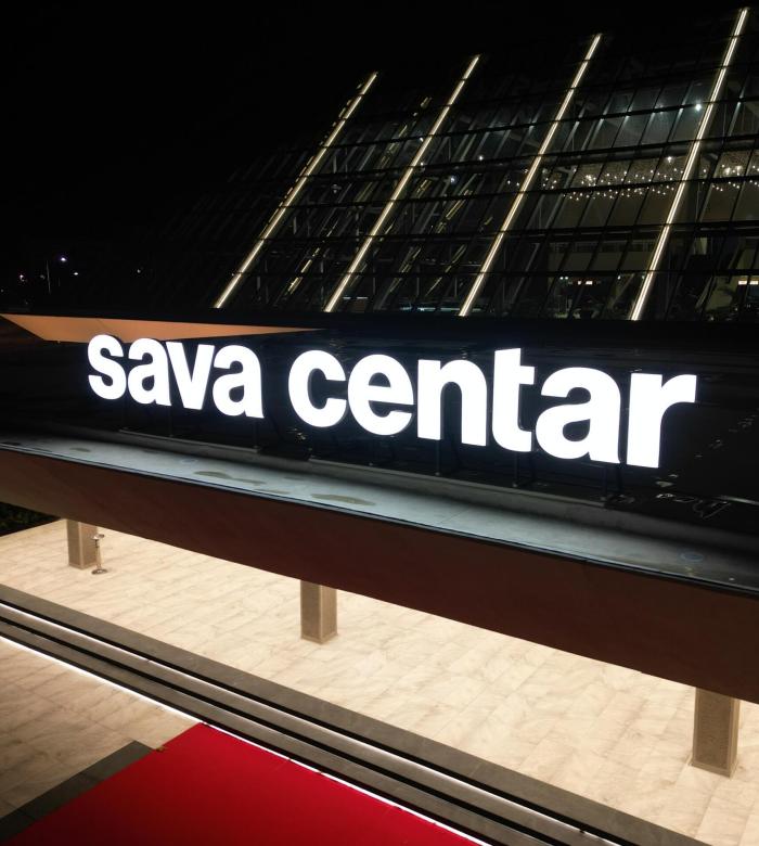 Snimanje dronom Beli Bombarder - slika Sava Centra noću